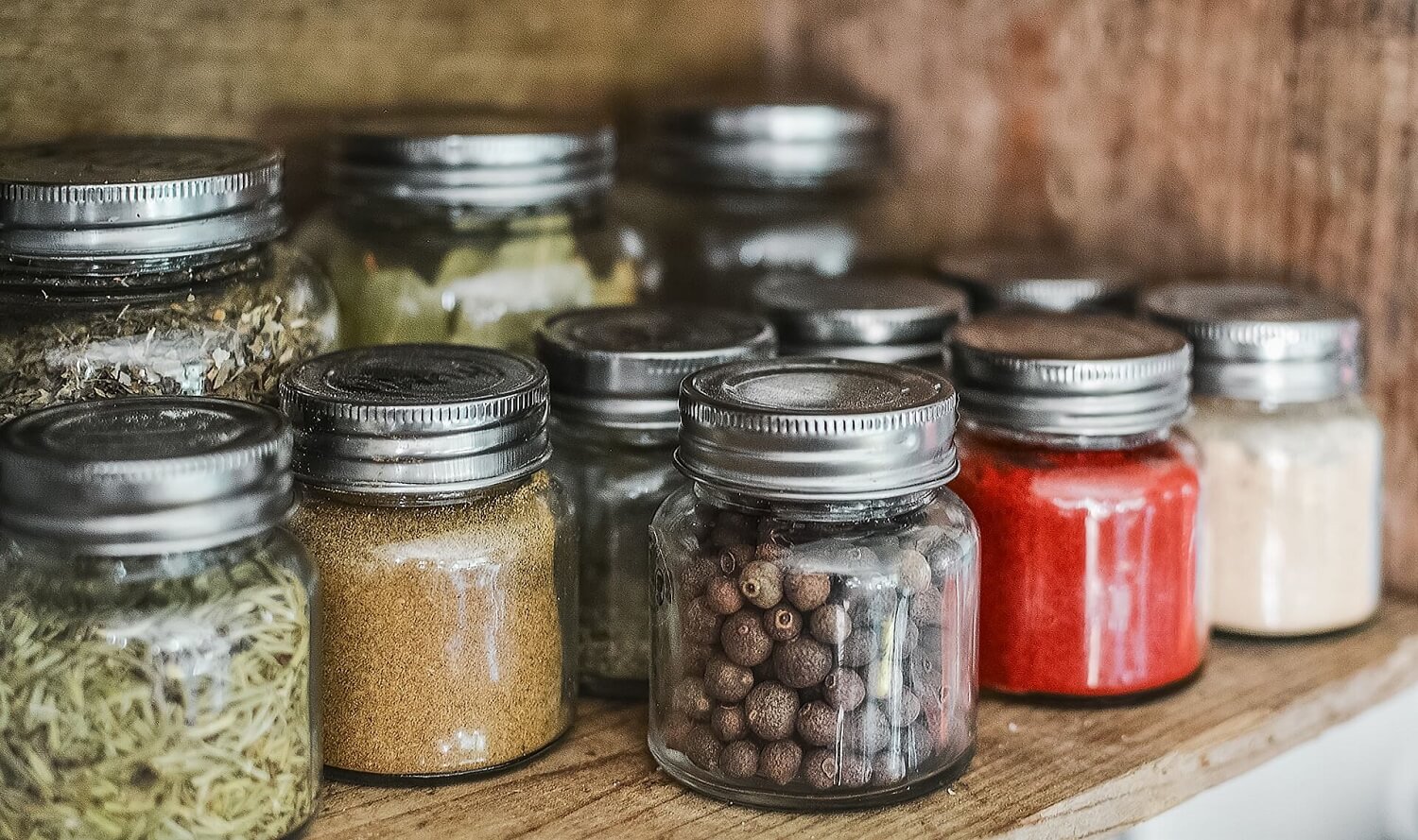 Cum organizezi dulapul de condimente si mirodenii?