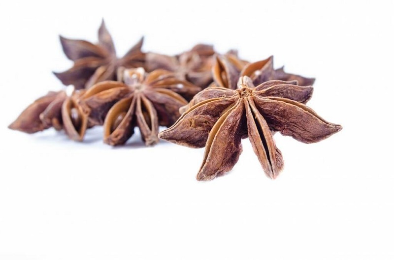 Ce este anasonul stelat si cum se foloseste - Ghid de condimente si mirodenii